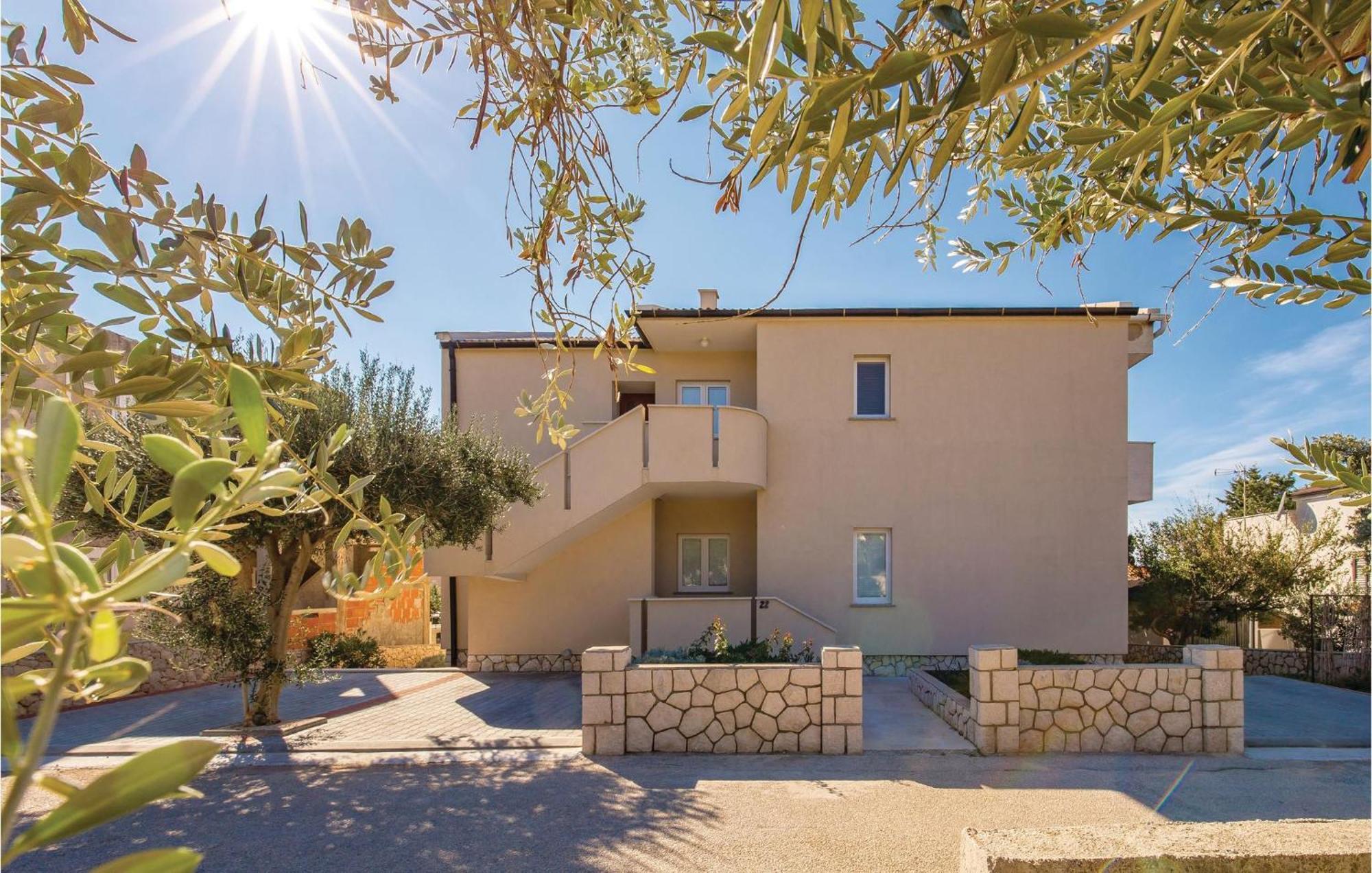 Lovely Apartment In Mandre With Wifi מראה חיצוני תמונה